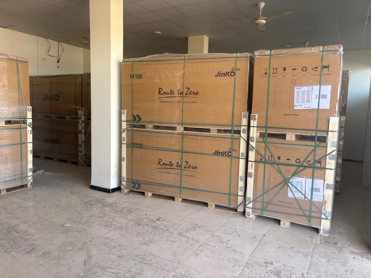 داخل مخازن الشركة
